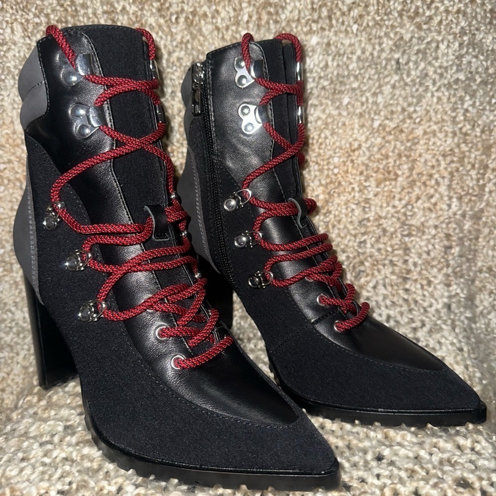 Steve Madden Black Lace-Up Boots With Red Lace Size 7 - Picture 2 of 9